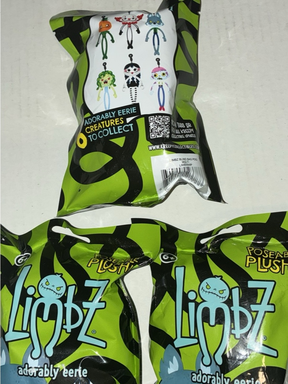 Limpz Adorably Eerie Green Plush Blind Bag